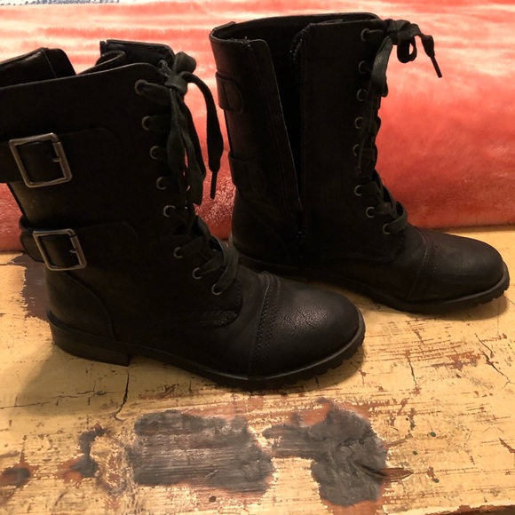 Boots - Picture 2 of 3